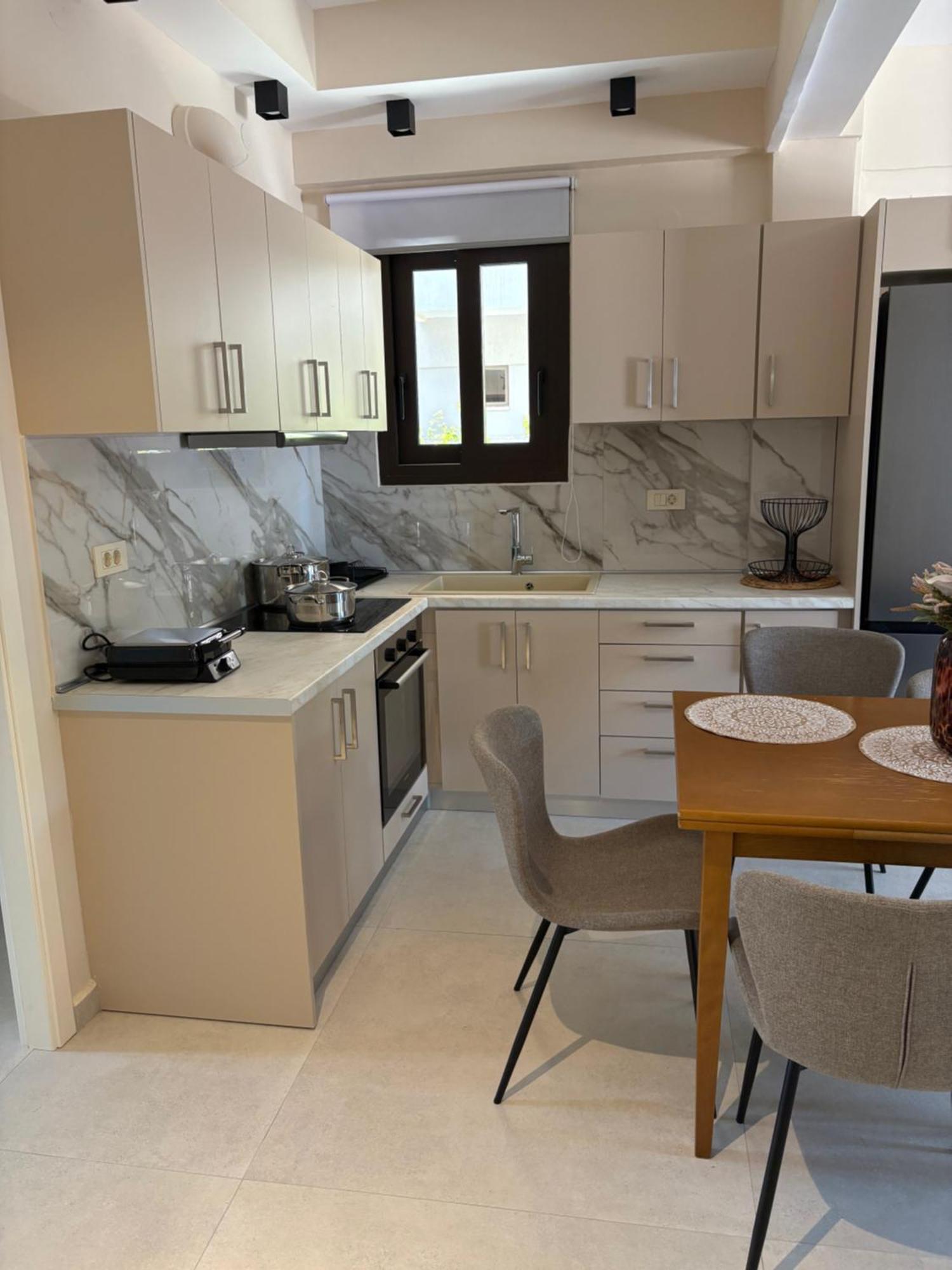 Apartament Finikas *